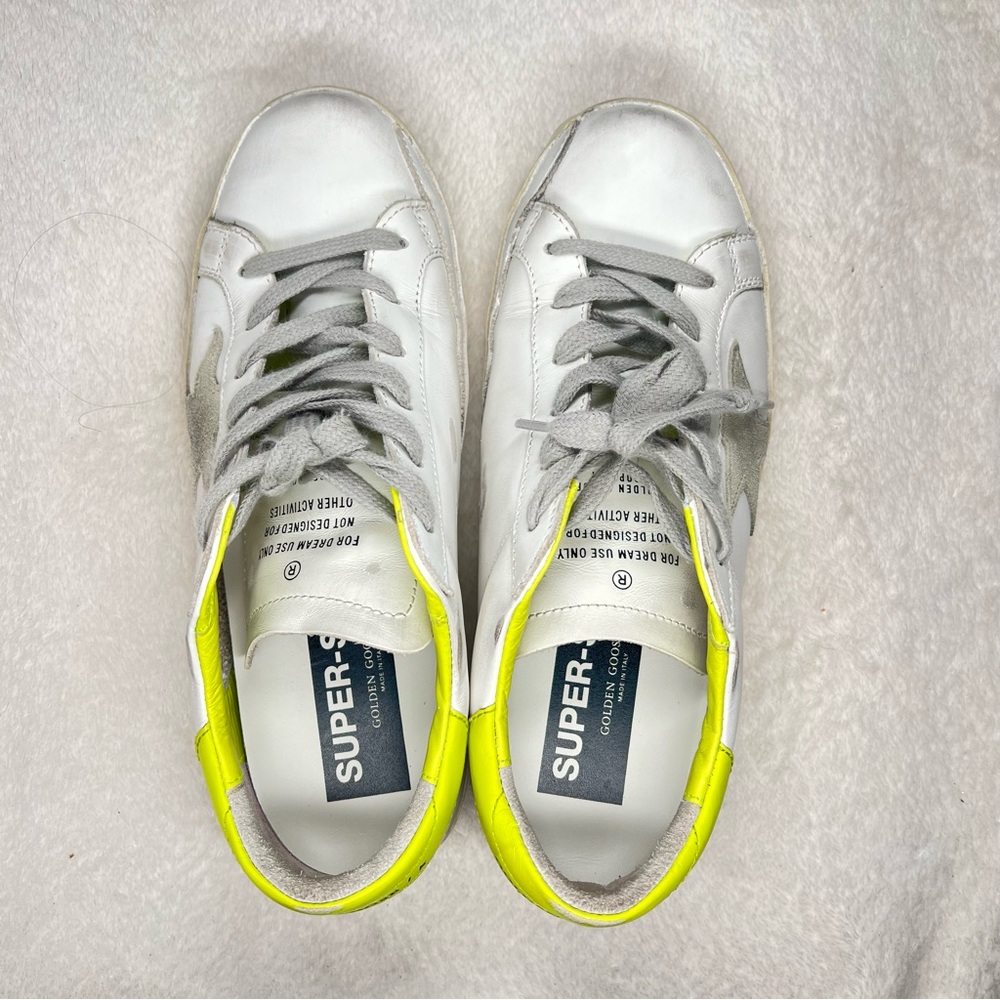 GOLDEN GOOSE Superstar Distressed Leather Sneaker white/lime green - Picture 13 of 16